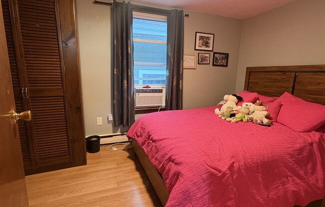 2 beds, 1 bath, 904 sqft, $2,300, Unit 2