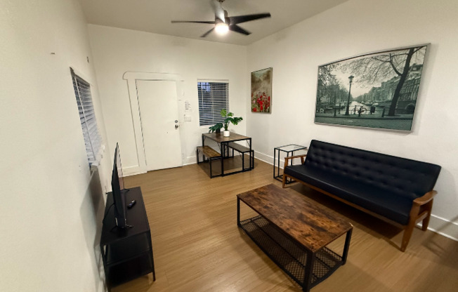 304 E 4 ST