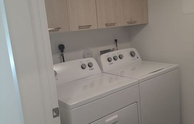 3 beds, 2 baths, 1,332 sqft, $2,982, Unit 19-208