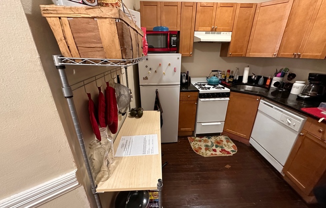 1 bed, 1 bath, $3,900, Unit 24