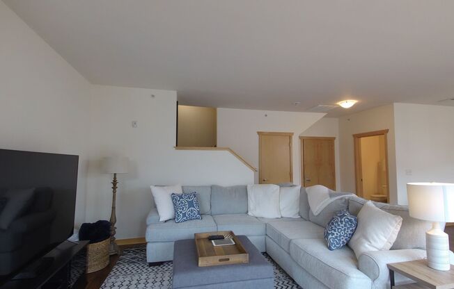 2 beds, 2.5 baths, 1,560 sqft, $3,295, Unit 402