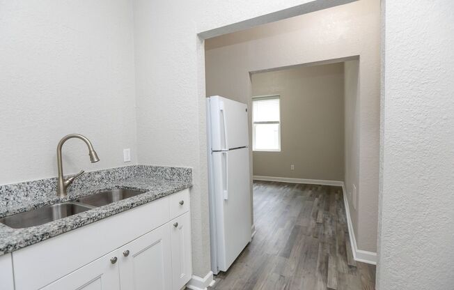 1 bed, 1 bath, 800 sqft, $1,224, Unit 4