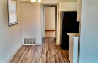 1 bed, 1 bath, $649, Unit A