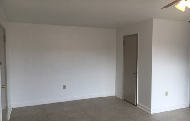 2 beds, 1 bath, $1,795, Unit 411C