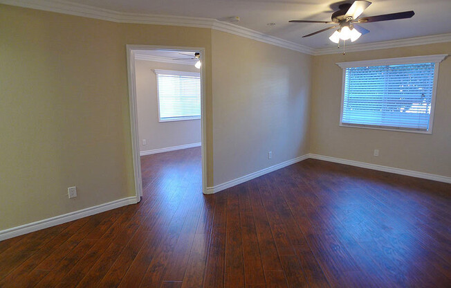 2 beds, 2 baths, 950 sqft, $2,795, Unit 215