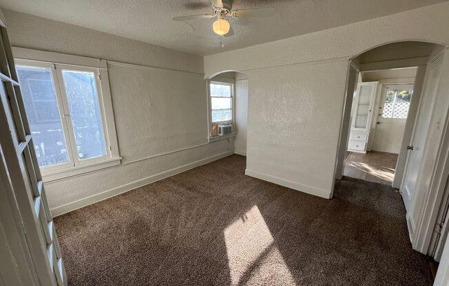 1 bed, 1 bath, $850, Unit 4