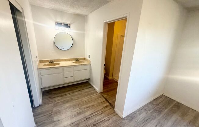 3 beds, 2.5 baths, 1,277 sqft, $2,800, Unit 5