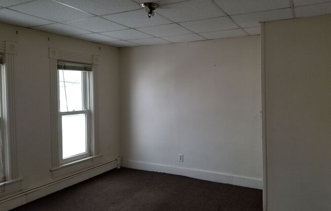 1 bed, 1 bath, $700, Unit Apt 9