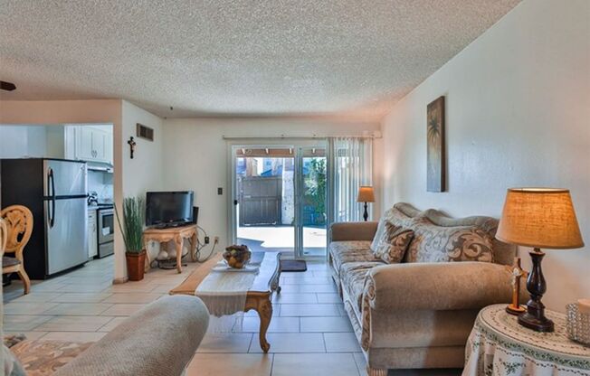 Lovely 3 Bedroom Townhome in Chula Vista!