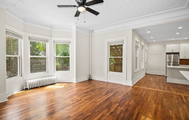 35 OAK AVE