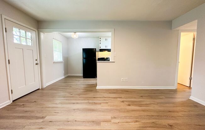 2 beds, 1 bath, 656 sqft, $1,175, Unit 210 S Hill Ave Unit 4