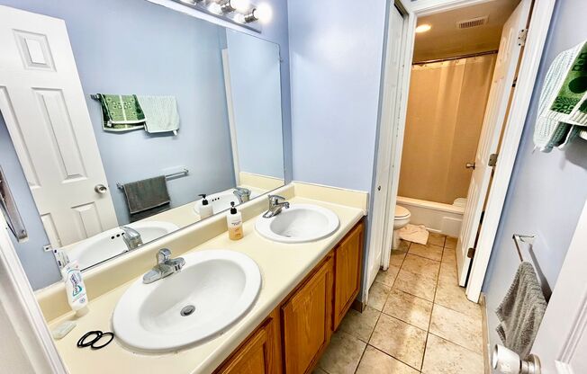 2 beds, 1 bath, 768 sqft, $2,425, Unit 215