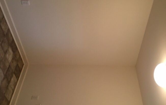 855SF 1BR 1.5BA  Condo