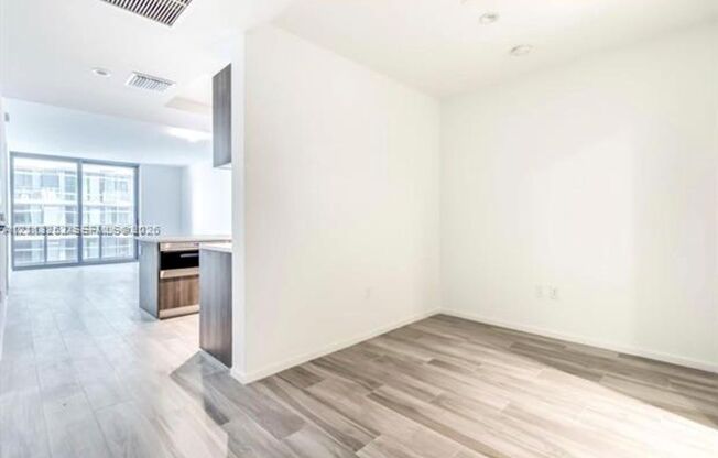 1 bed, 2 baths, $4,250, Unit # 4406