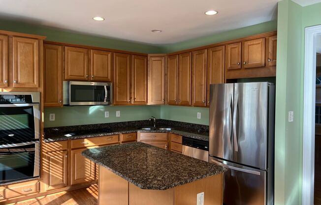3 beds, 2.5 baths, $3,000