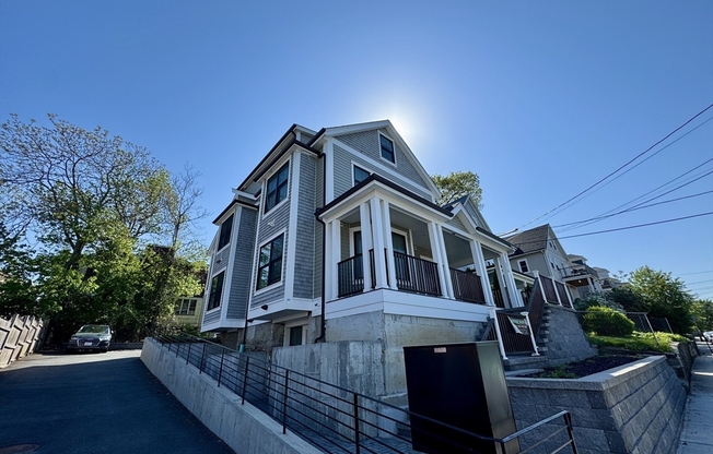 13 GREYLOCK RD