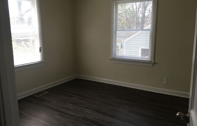 3 beds, 1 bath, $1,550