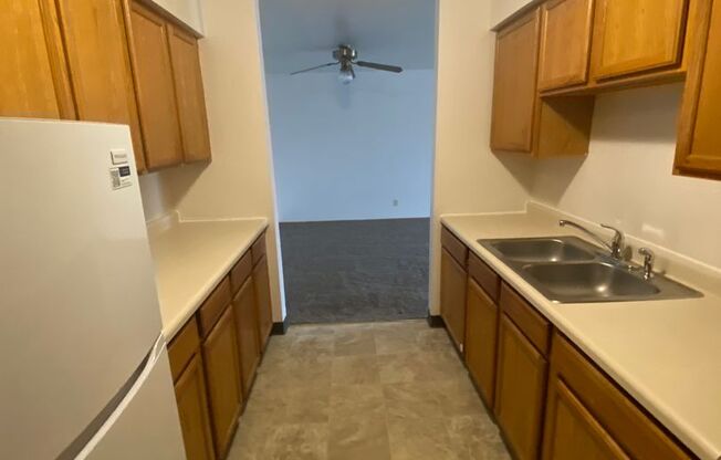 2 beds, 1.5 baths, 963 sqft, $1,299, Unit 5166 A06