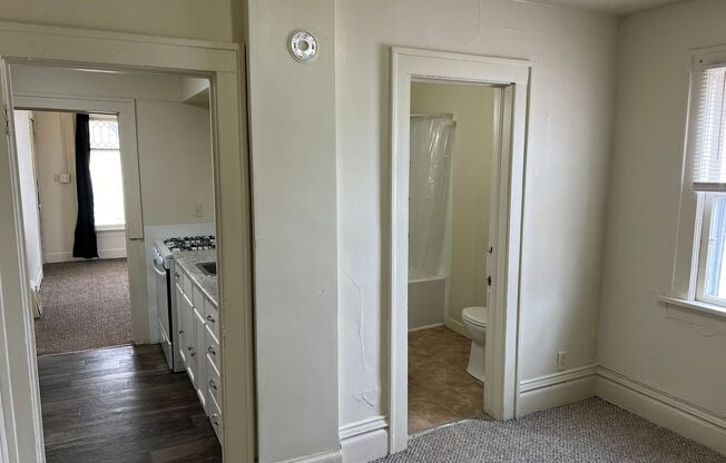 1 bed, 1 bath, $925, Unit Apt. 2