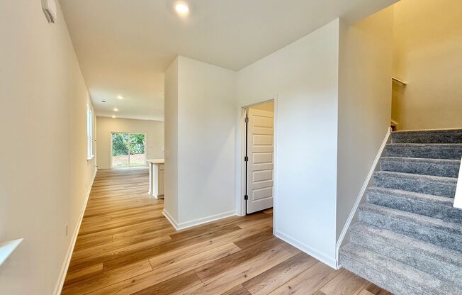 Stunning New Construction 3BD, 2.5BA End Unit Wake Forest Townhome in a Prime Location Near Shopping & Dining, with Easy Access to Raleigh