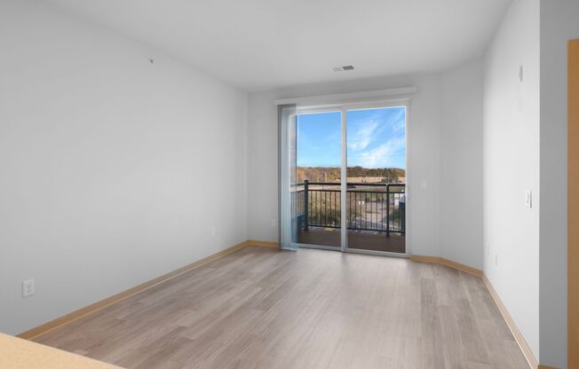 1 bed, 1 bath, 686 sqft, $1,665, Unit 421
