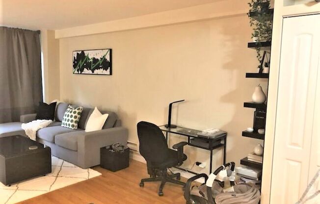 1 bed, 1 bath, 700 sqft, $1,775, Unit 418-0212