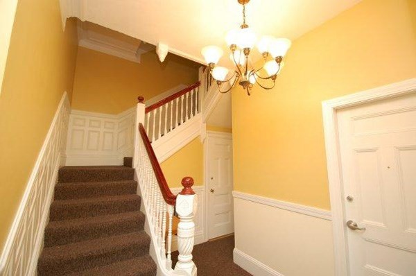 302 NEWBURY ST