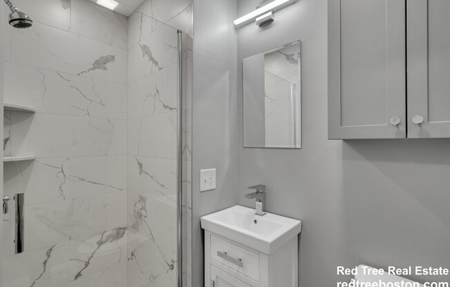 142 Sutherland Rd Apt 1