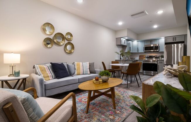 2 beds, 2 baths, 793 sqft, $2,500, Unit 4415 Chestnut - Standard 2 Bedroom