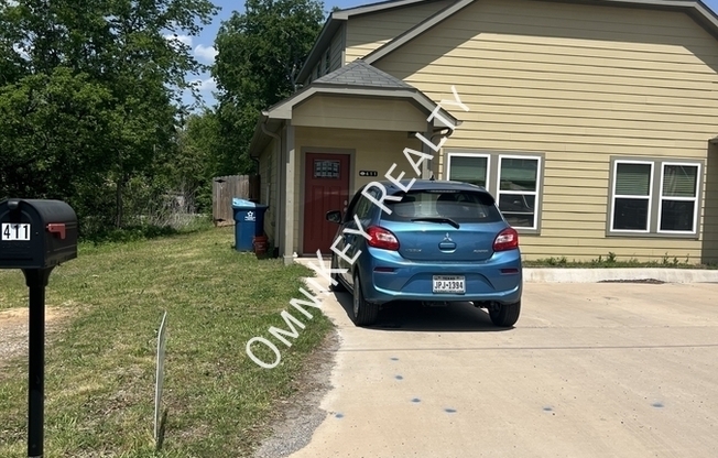 411 E ELM ST