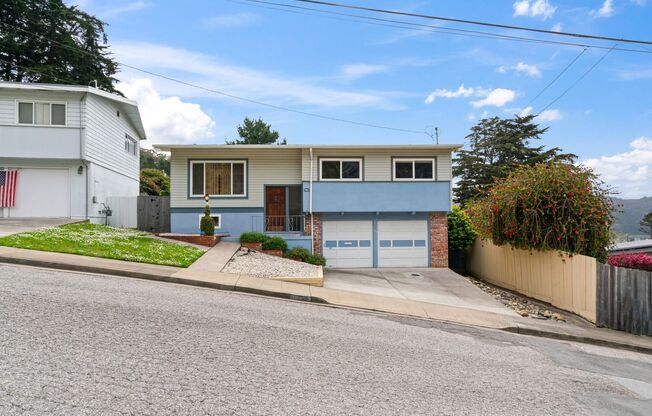 Coastal Charm in Linda Mar - Spacious Home w/ Bonus Room + Large Backyard!