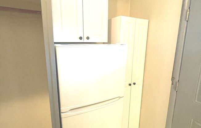 Studio, 1 bath, $845, Unit 111