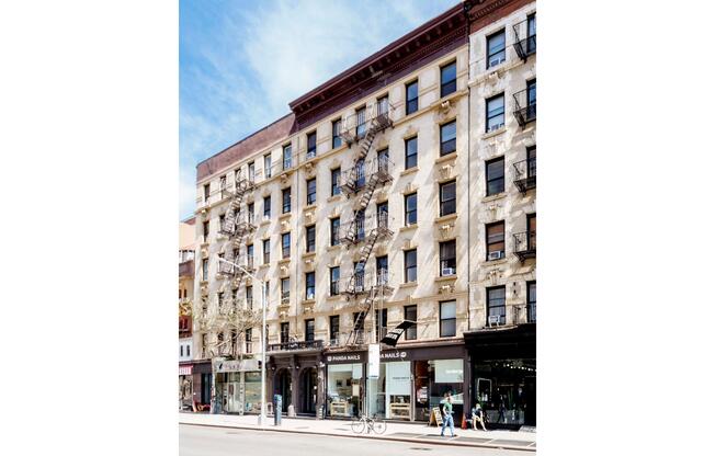 2 beds, 1 bath, $5,495, Unit 2C