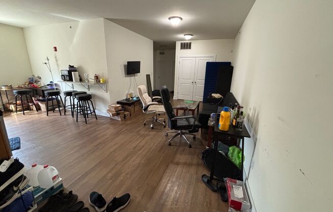 3 beds, 3 baths, 823 sqft, $1,895, Unit Unit 19