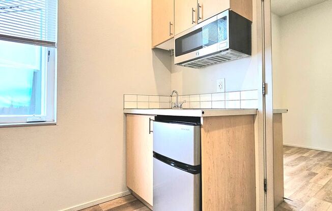 Studio, 1 bath, 122 sqft, $975