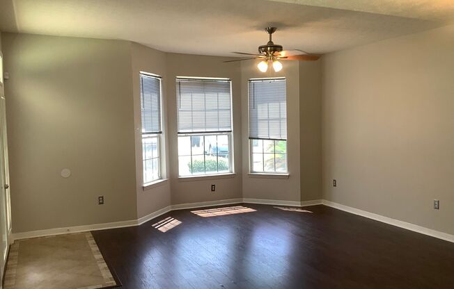 Spacious 3BR/3BA Townhome in PRIME location!!