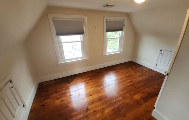 2 beds, 1 bath, $1,650