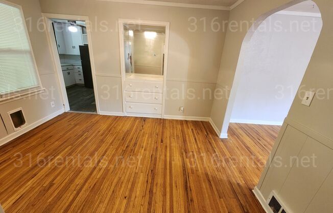 $975- 3 bedroom / 1 bathroom - Single Family Home