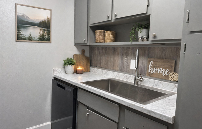 Wind Crest Apartments and Townhomes MARCH MADNESS! SPECIALS AVAILABLE!