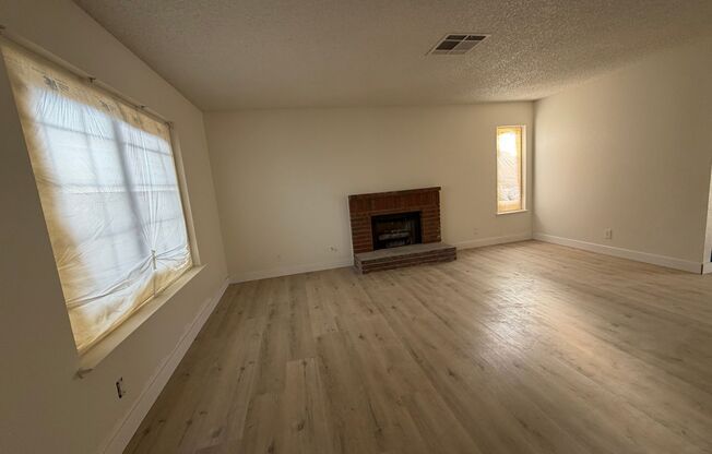 4-BEDROOM HOUSE. REMODELED KITCHEN-NO HOA!