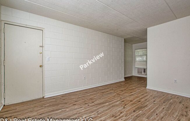 2 beds, 1 bath, 800 sqft, $1,095, Unit Unit 1