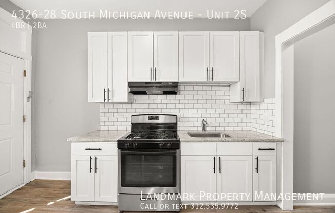 4326 28 S MICHIGAN AVE