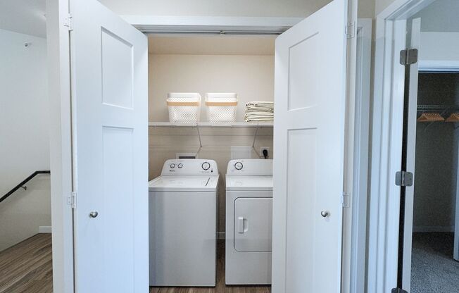 1 bed, 1 bath, 797 sqft, $1,160, Unit AL 2013-64