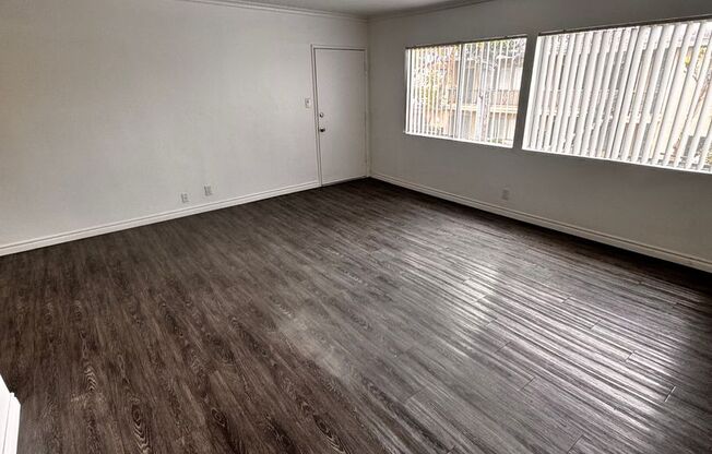 2 beds, 1 bath, 800 sqft, $2,450, Unit 07