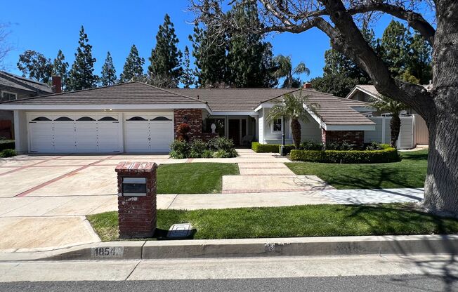 Stunning Single Story 3 Bed plus Den 2.5 Bath Orange Home in Mabury Ranch