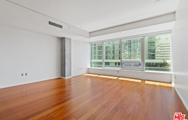 1 bed, 1 bath, 900 sqft, $2,900, Unit 815