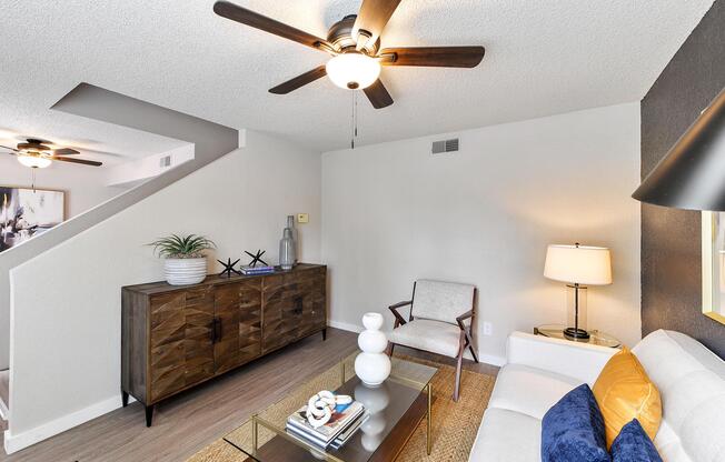 2 beds, 1.5 baths, 856 sqft, $1,895