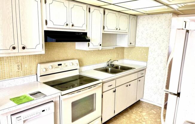 4880 Locust St NE Apt 323