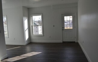 3 beds, 1 bath, 1,100 sqft, $3,100, Unit 6