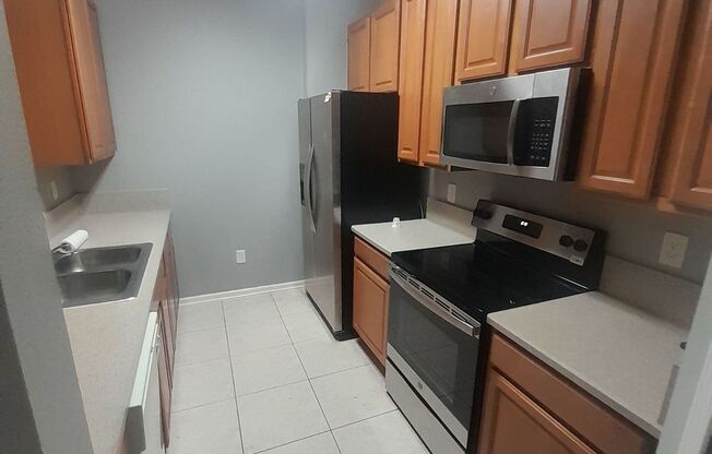 3 beds, 2 baths, $1,450, Unit # 6410